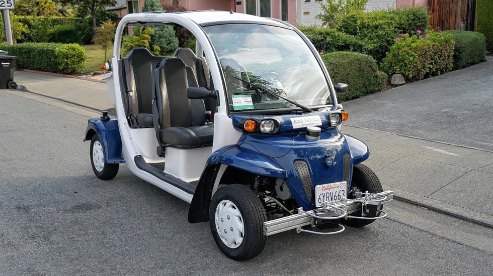 This fall, students at Santa Clara University will have a new way to get around campus _ a self-driving shuttle. Illustrates DRIVERLESS-CAR (category a), by Matt McFarland (c) 2015, The Washington Post. Moved Friday, Aug. 21, 2015. (MUST CREDIT: Courtesy of Auro Robotics) - HANDOUT | THE WASHINGTON POST
