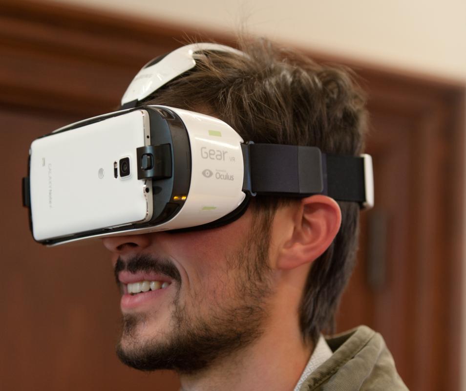 Chris Magyar of Winooski trys out a virtual reality device by Samsung.  10-16-2015 Medora Hebert -