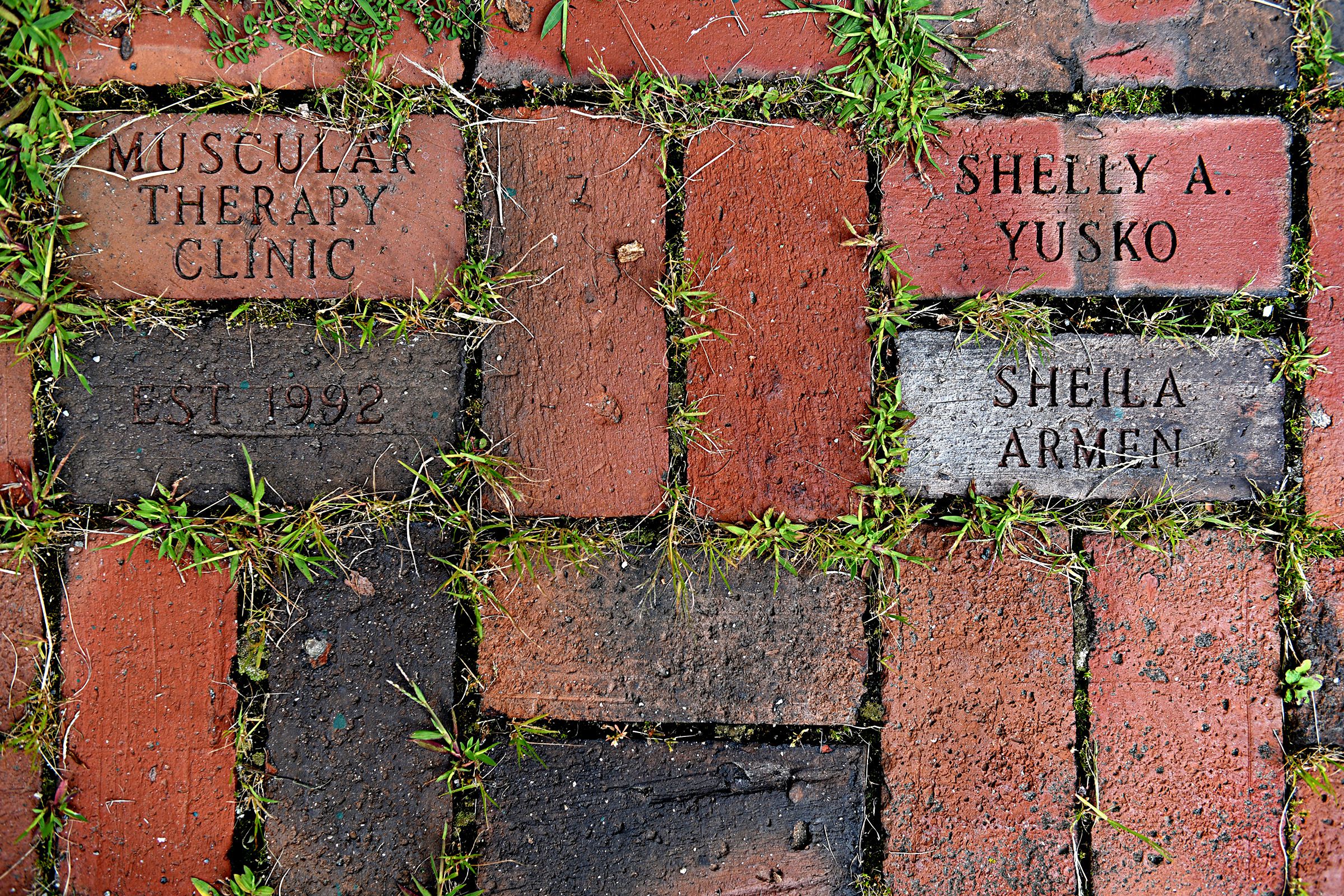 Sheila Armen’s and Shelly Yusko’s names adorn the path leading to Strong House Spa in Quechee, Vt., on Aug. 24, 2017.  (Valley News - Jennifer Hauck) Copyright Valley News. May not be reprinted or used online without permission. Send requests to permission@vnews.com.