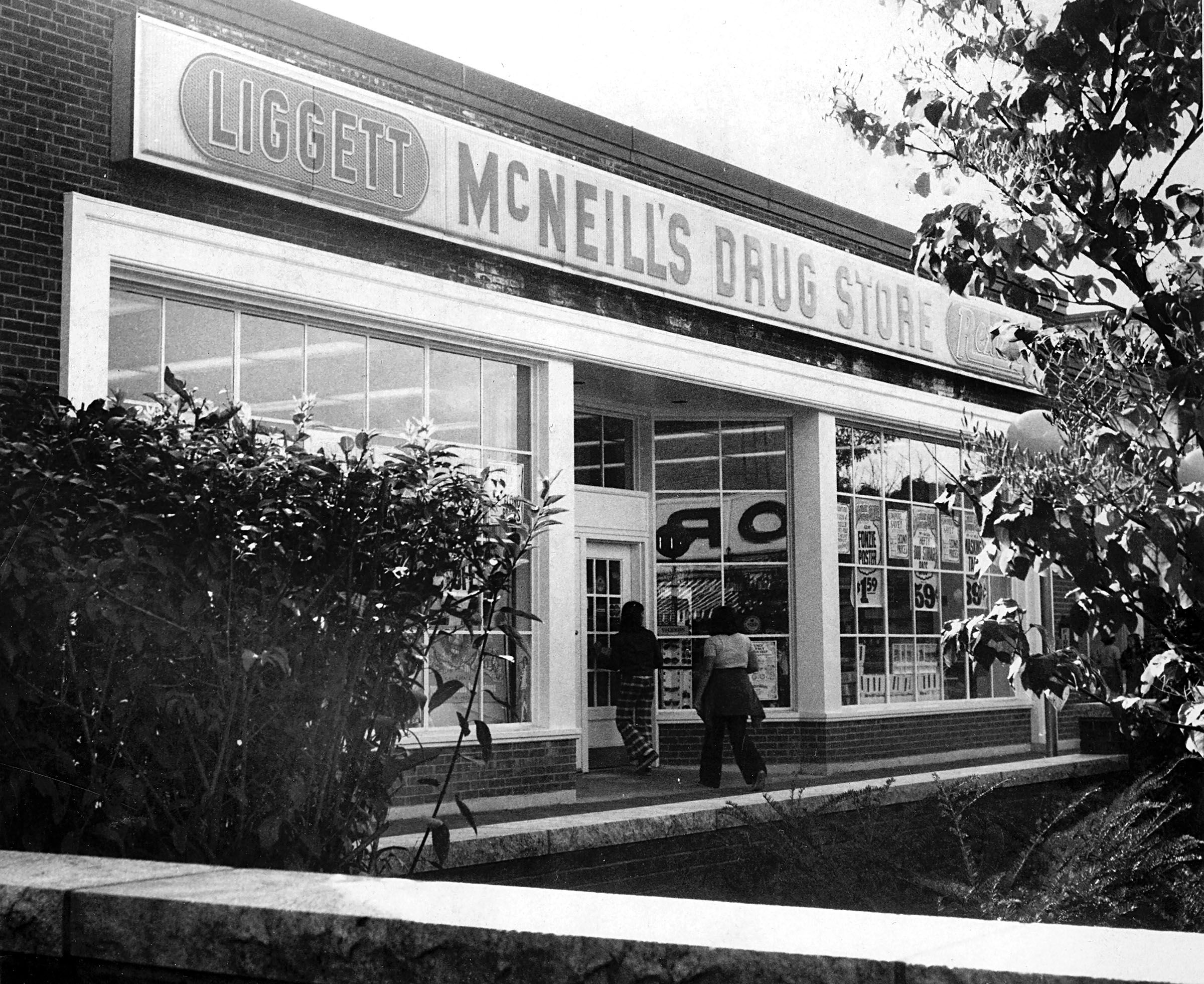 McNeill's Drug Store on the Lebanon Mall in late 1975. Omer & Bob's is in the location in 2018. (Valley News photograph) Copyright Valley News. May not be reprinted or used online without permission. Send requests to permission@vnews.com.