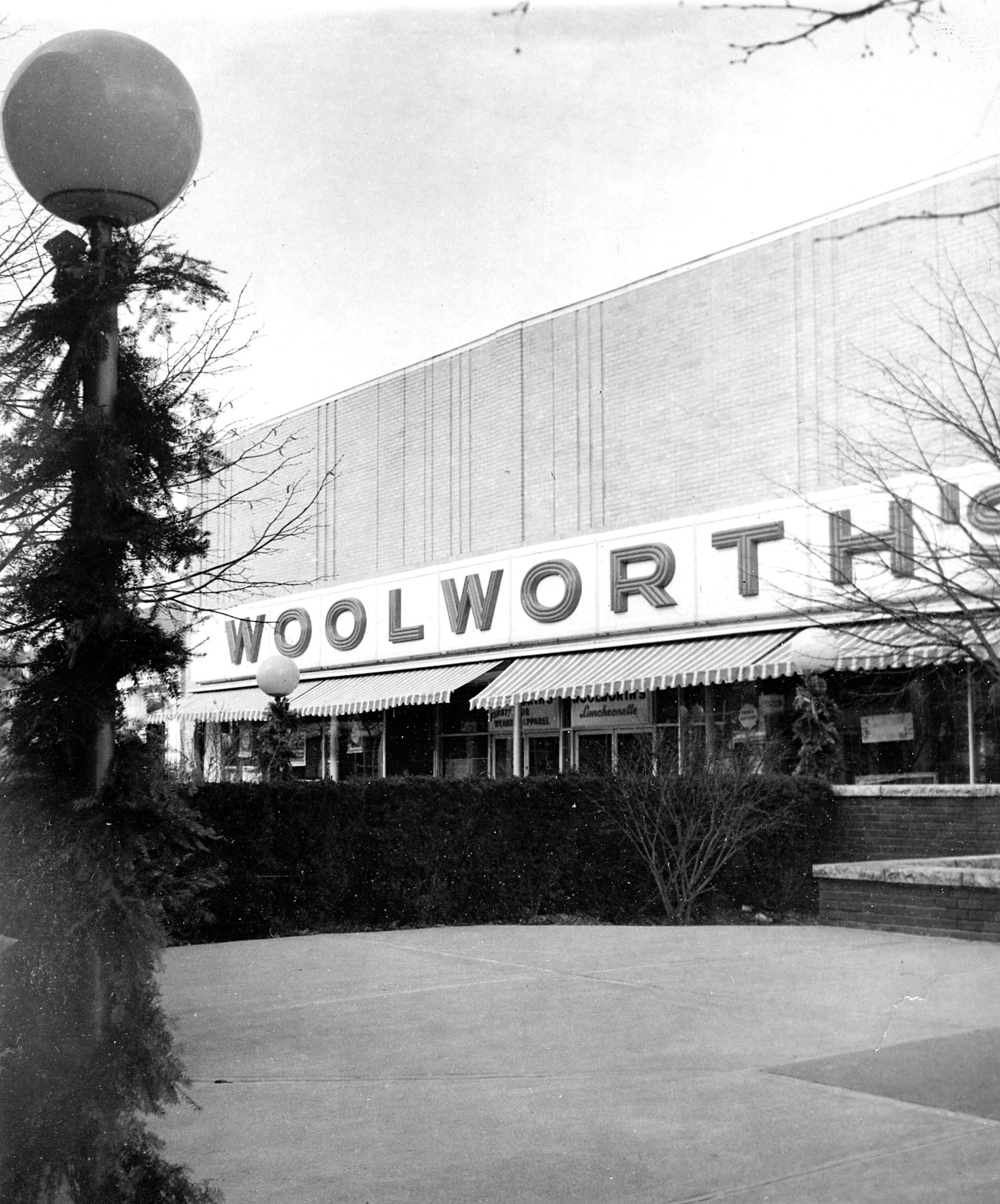 Woolworth's on the Lebanon Mall in late 1975. River Valley Community College's Lebanon Academic Center is in the location in 2018. (Valley News photograph) Copyright Valley News. May not be reprinted or used online without permission. Send requests to permission@vnews.com.
