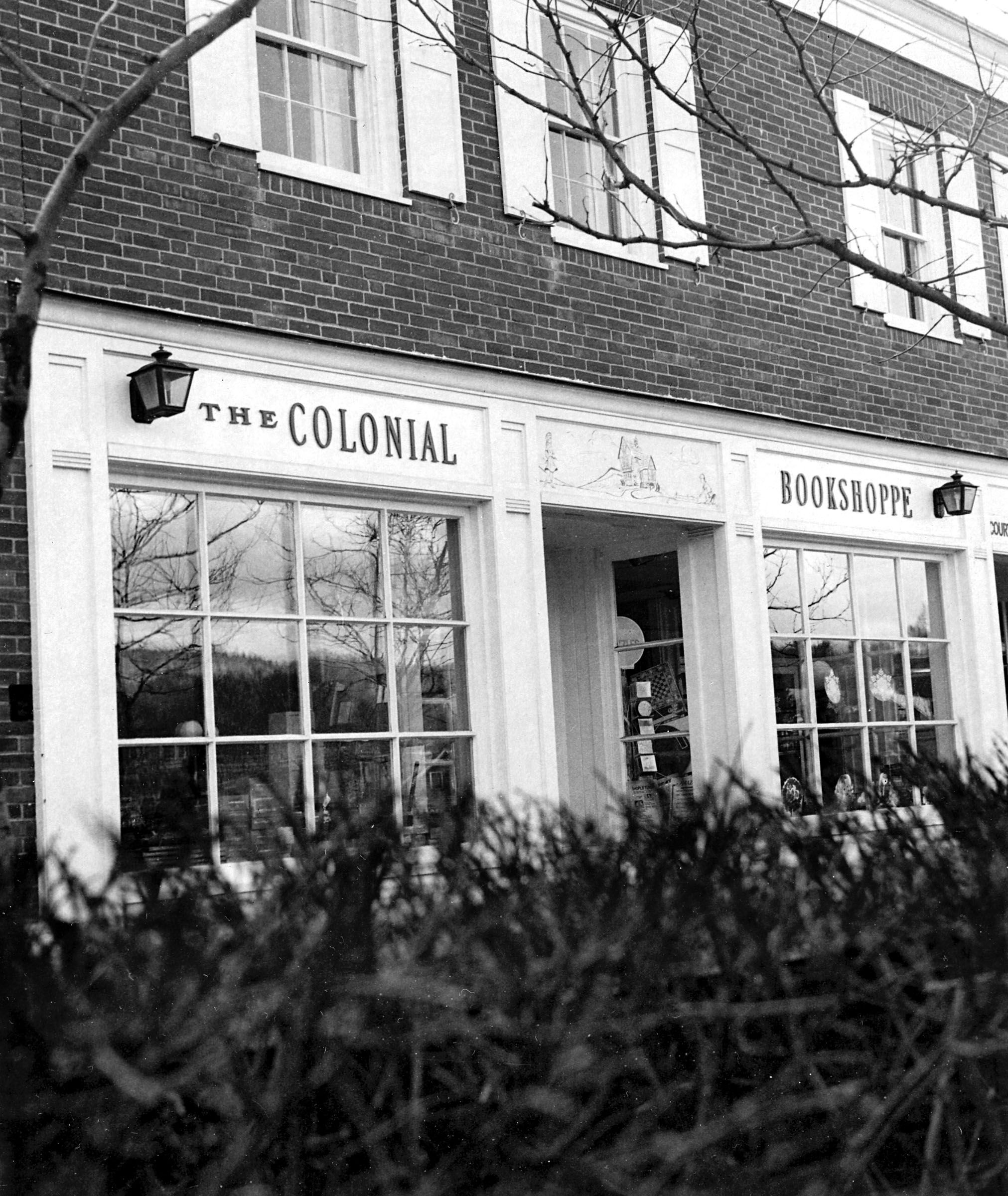 The Colonial Bookshoppe on the Lebanon Mall in late 1975. Eyeglass Outlet is in the location in 2018. (Valley News photograph) Copyright Valley News. May not be reprinted or used online without permission. Send requests to permission@vnews.com.